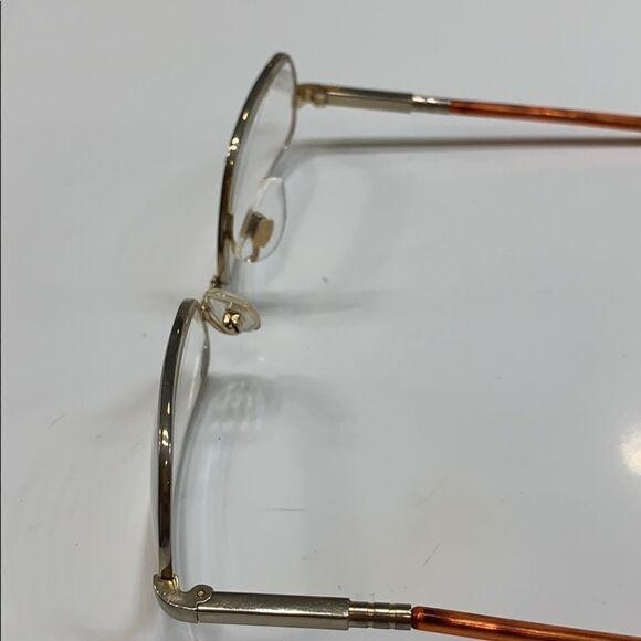 🌷Liz Claiborne Gold Eyeglass Frame Vintage 🌷 - Picture 6 of 8
